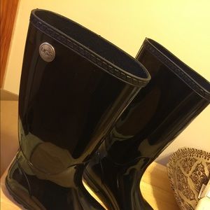 Size 9 UGG Rain Boots